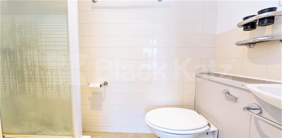 			1 Bedroom, 1 bath, 1 reception Flat			 Fulham High Street, FULHAM 